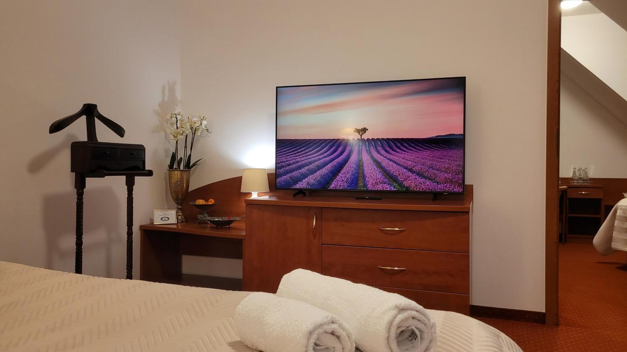 Hotel Maxim 크비드진 외부 사진