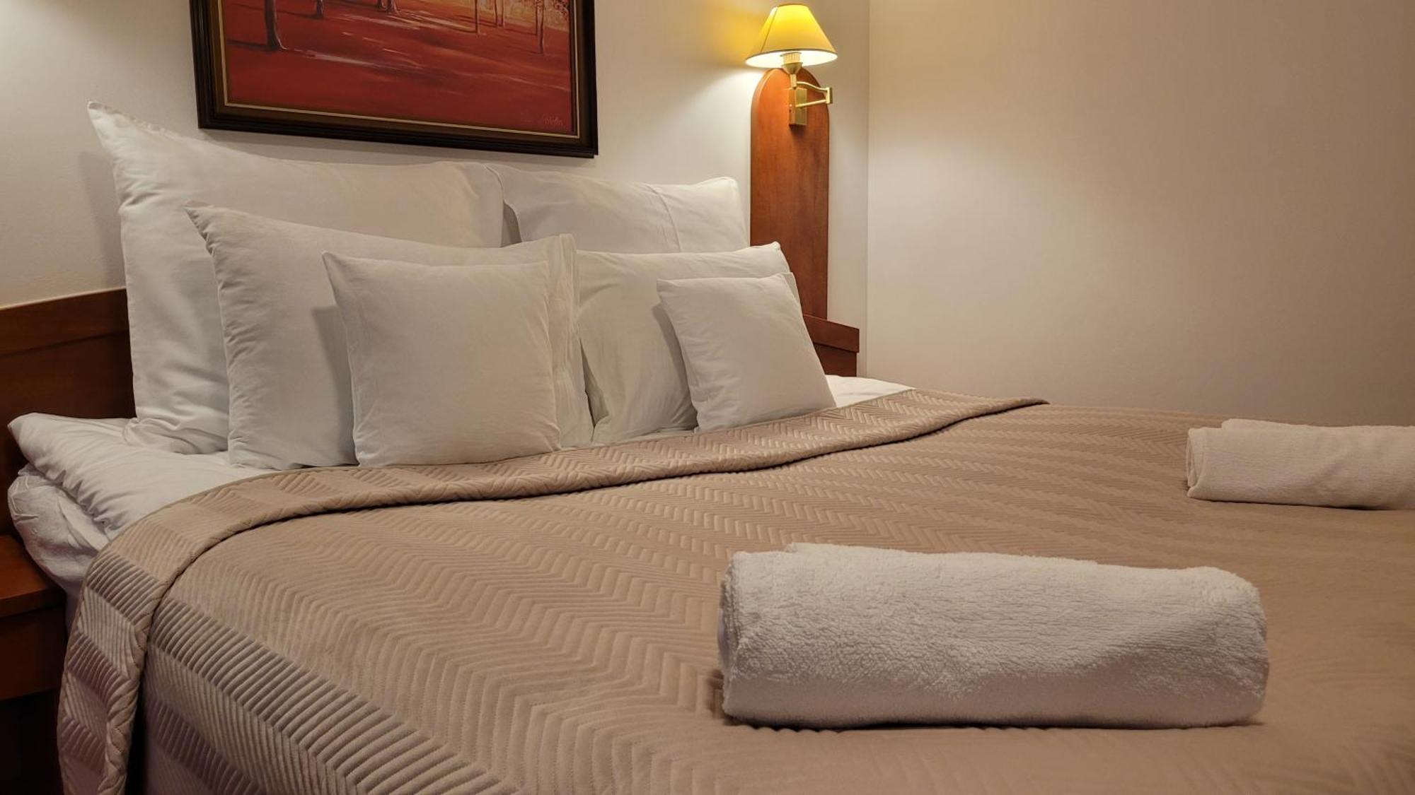 Hotel Maxim 크비드진 외부 사진