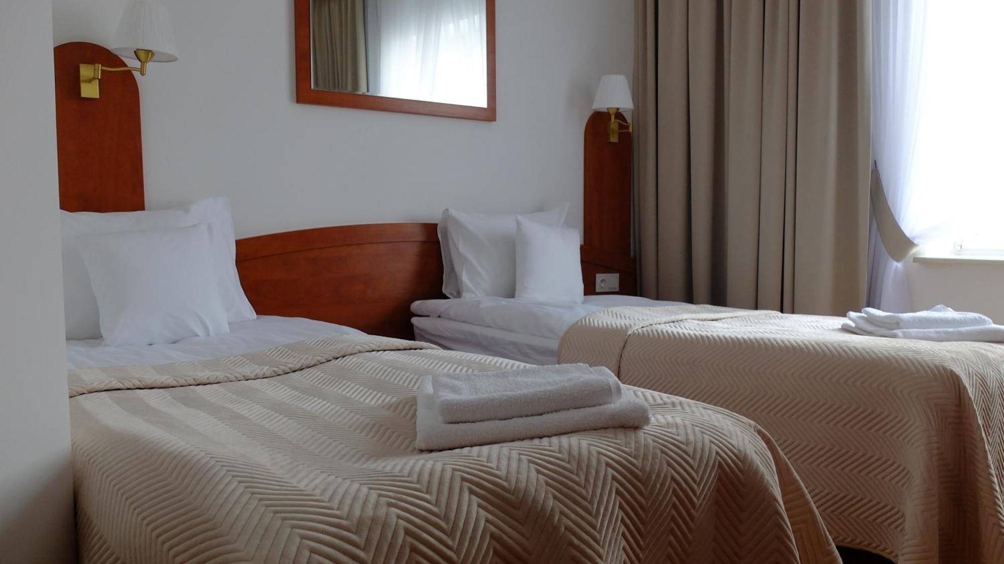 Hotel Maxim 크비드진 외부 사진
